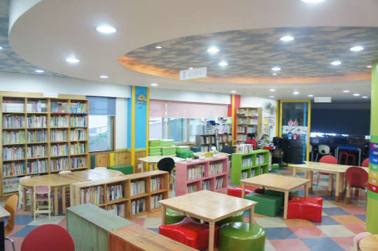 구로구가 작은도서관 프로그램 지원사업을 펼친다. 구로구는 &quot;작은도서관 이용 활성화를 위해 작은도서관이 직접 계획하고 진행하는 우수한 독서문화프로그램을 선발해 지원한다&quot;고 25일 밝혔다. 구로구 제공